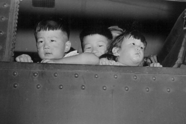 minidoka japanese internment camp arrival train 645x minidoka japanese internment camp arrival train 645x