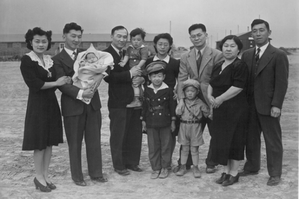 minidoka japanese internment camp family 645x430 minidoka japanese internment camp family 645x430